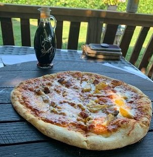 Black Prince Winery Pizza