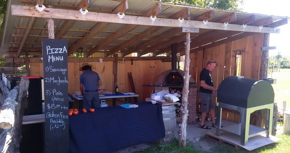 Three Dog Winery Wood Fire Pizza