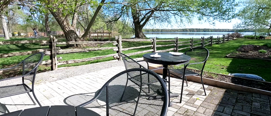 The Inn at Lake on the Mountain Patio