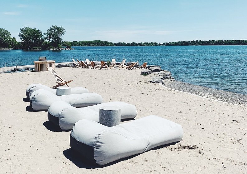 Wander beach area