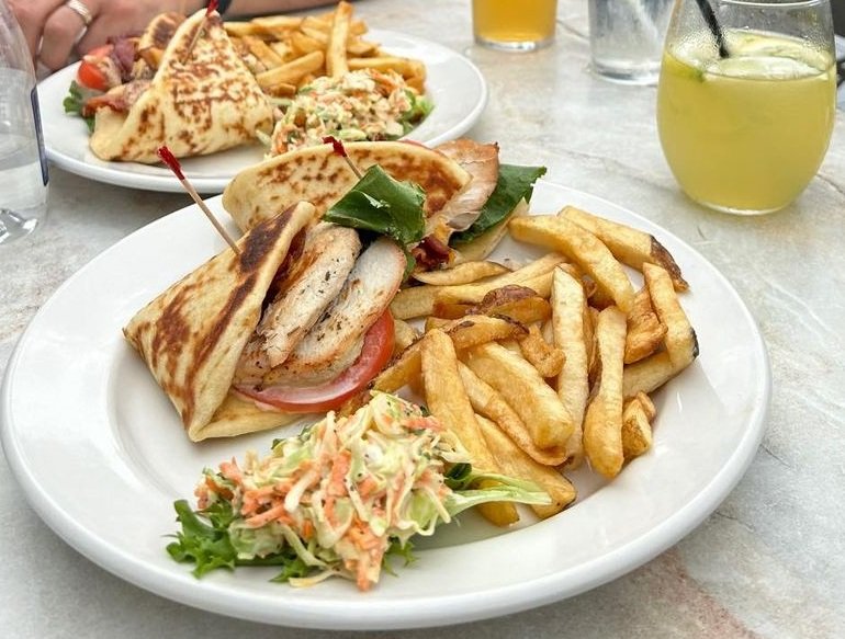 Restaurant on the Knoll