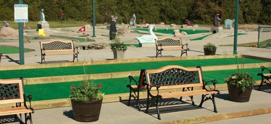 Mini Putt Golf