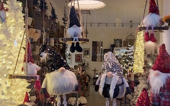 Christmas Shopping in Picton