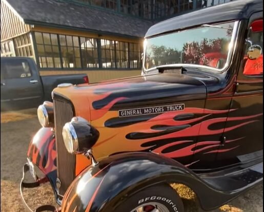 Picton Cruz Club Car Show